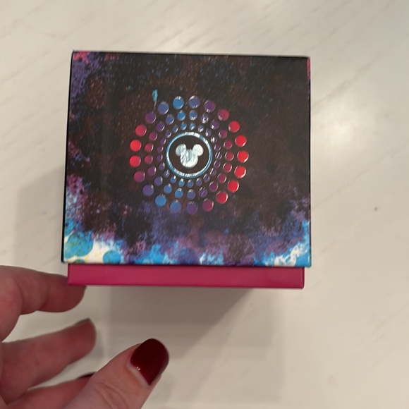 Disney Thor Marvel MagicBand Plus - Picture 6 of 10